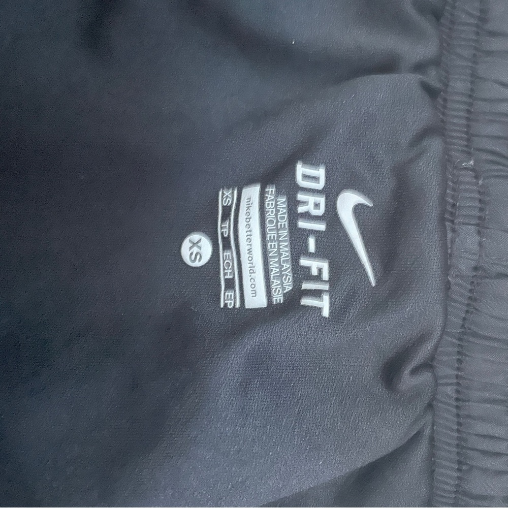 NWOT- Size XS - Nike Black and White DRI-FIT - Picture 4 of 4